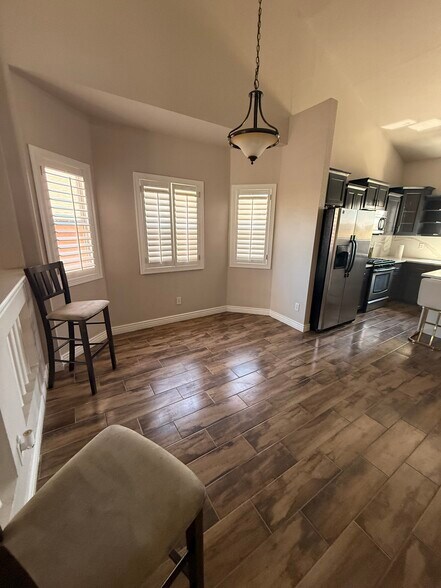 Building Photo - 836 Sunset Park Dr