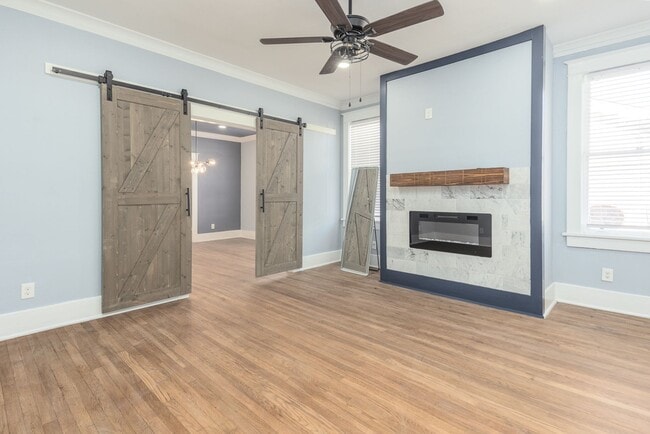 Building Photo - 3BR SFR with Washer/Dryer In Unit & Fenced Backyard in Midtown