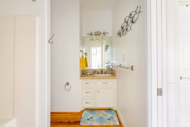 Building Photo - 814 Helen Blvd