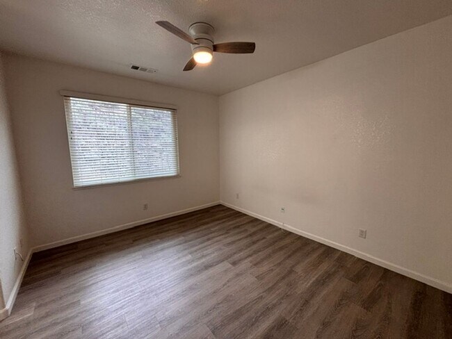 Building Photo - 1024 Westcreek Ln