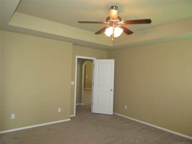 Building Photo - 4 Bed | 2 Bath in Owasso!