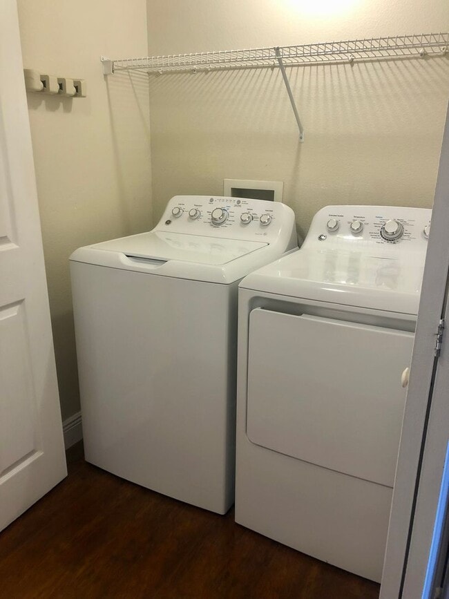 Building Photo - 2/2 with beautiful water views available n...
