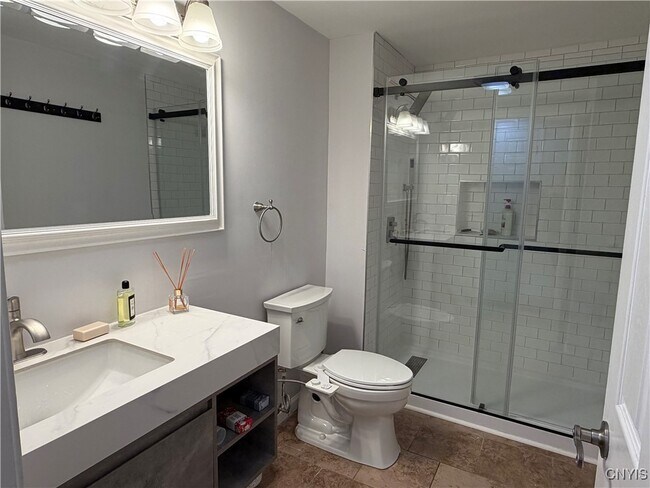 Building Photo - 7667 Charlemont Dr