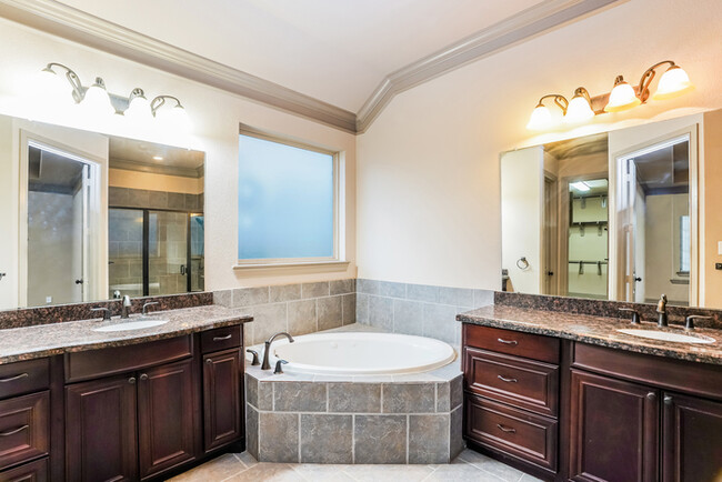 Building Photo - Discover Your Dream Home in Cypress, TX