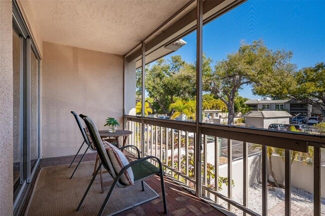 Building Photo - 3360 S Osprey Ave