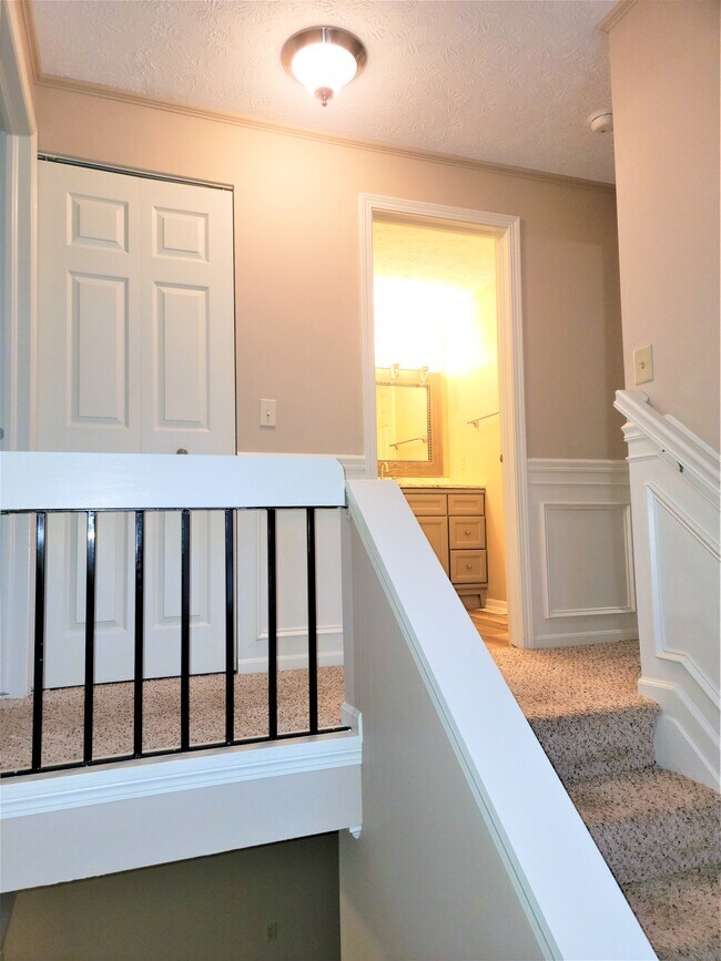 Building Photo - 1862 Beechwood Ave NE