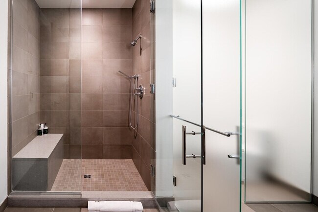 Building Photo - 4 Boathouse Way