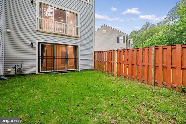 Building Photo - 10737 Kitchener Ct