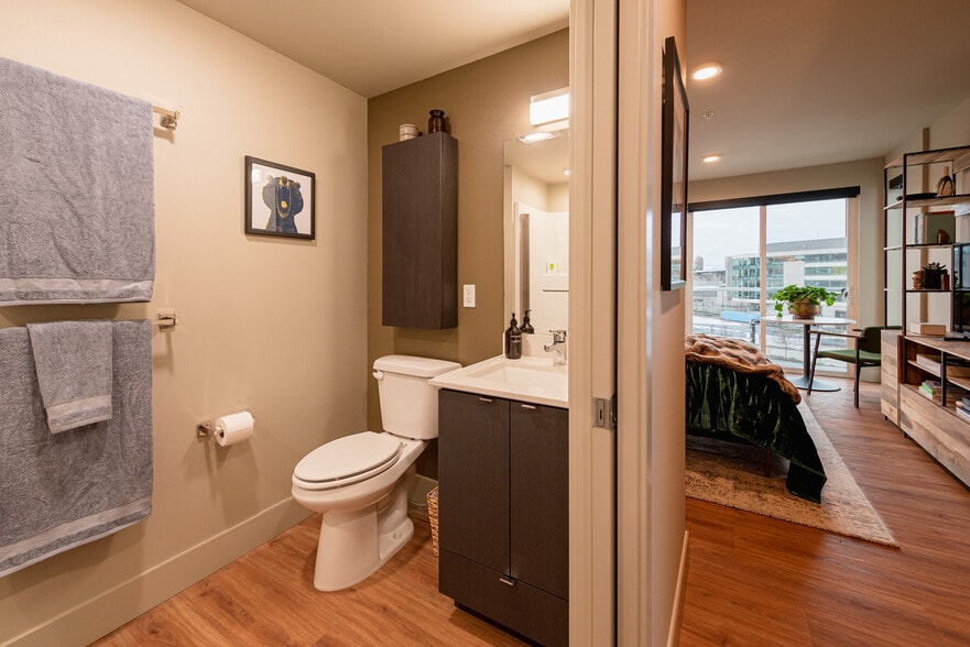 Building Photo - Clark