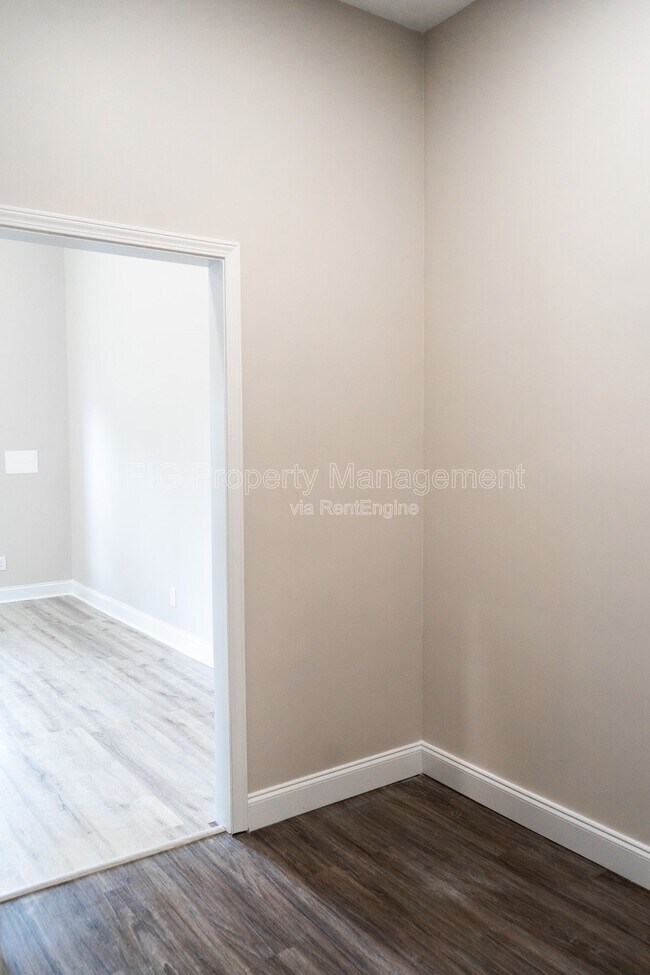 Building Photo - 2242 Price Ave