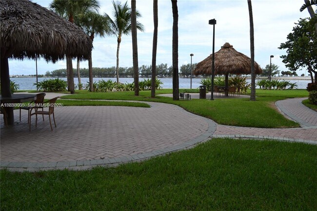 Building Photo - 2451 Brickell Ave