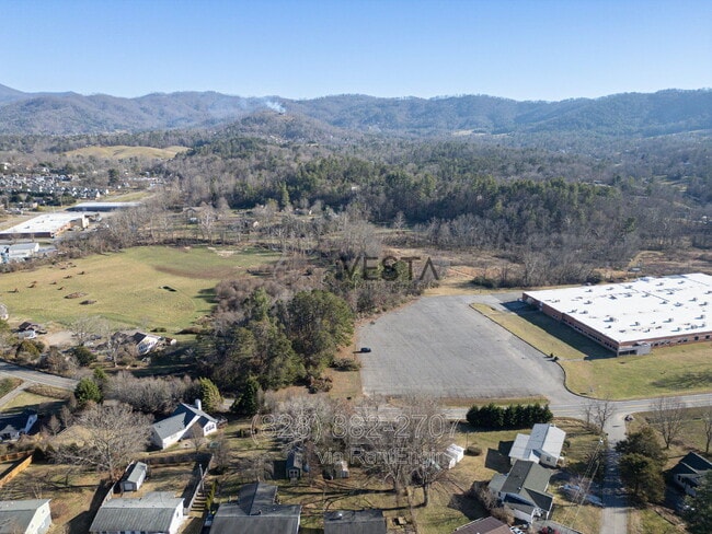 Building Photo - 130 Reems Creek Rd