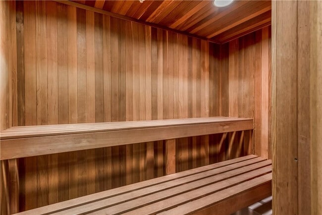 Building Photo - 511 SE 5 Ave