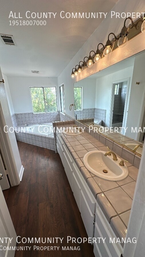 Building Photo - 16285 Capella St