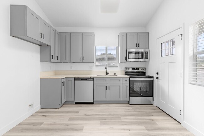 Interior Photo - 12602 Kensington Ln