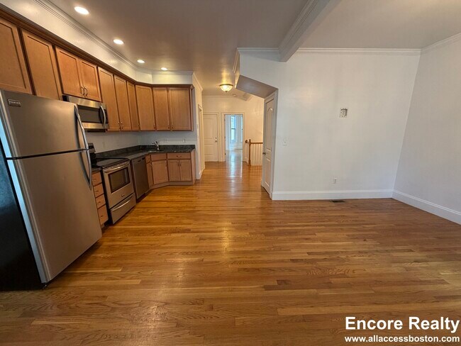 Building Photo - 157 M St