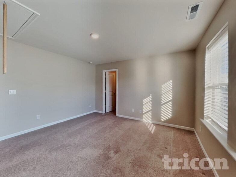 Building Photo - 244 Hopper Cir