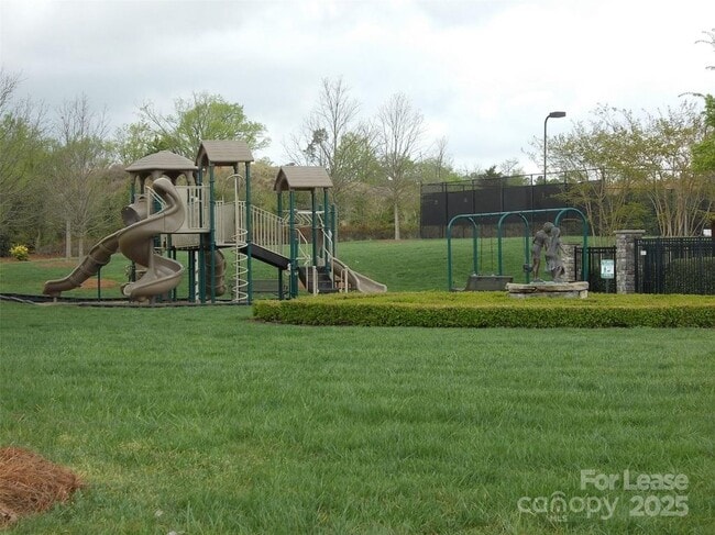 Building Photo - 2207 Eversham Dr NW