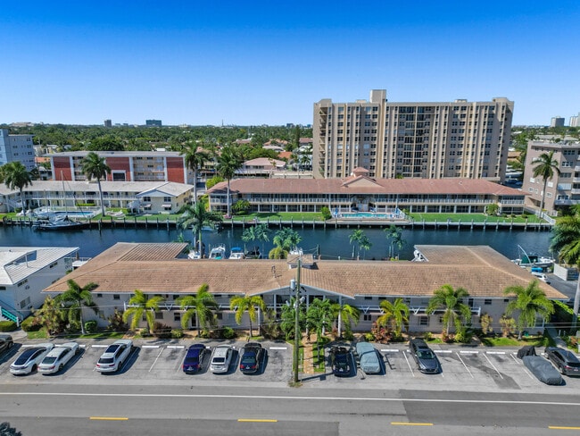 Building Photo - 2857 NE 32nd St