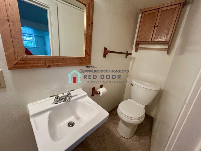 Building Photo - 1013 5th Ave N