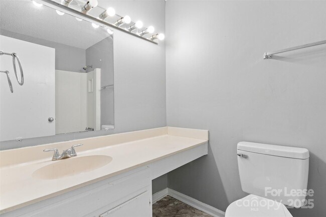 Building Photo - 7984 Shady Oak Trail