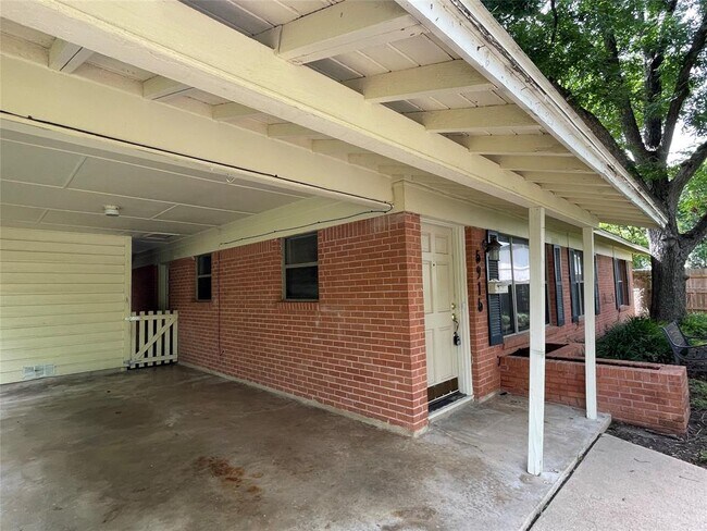 Building Photo - 5915 Sunshine Dr