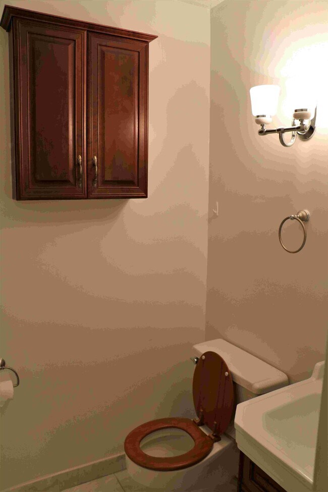 Building Photo - 7000 BLVD E