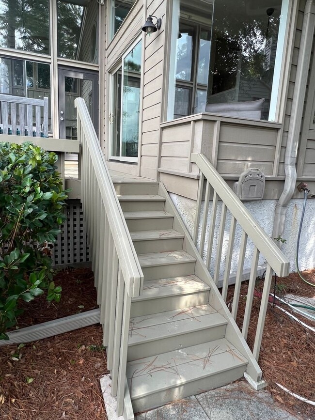 Building Photo - Beautiful Furnished Marsh Front Home - 6 mo Lease Term