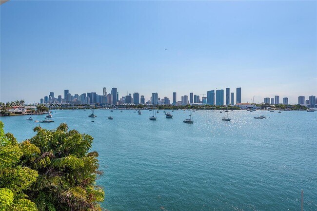 Building Photo - 440 S Hibiscus Dr