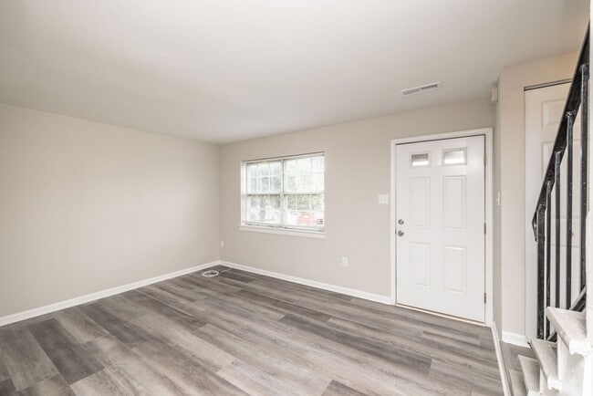 Building Photo - Townhouse in Richmond