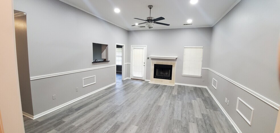Building Photo - 521 Celeste Dr