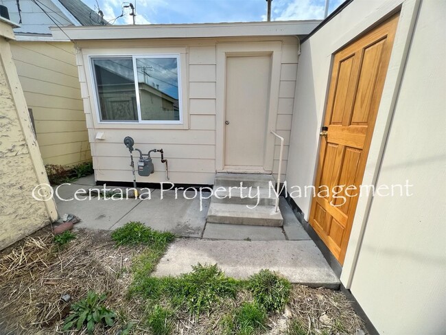 Building Photo - Cozy Remodeled ONE Bedroom Suite nestled in Anaconda!