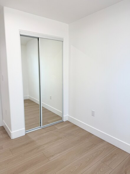 Building Photo - 7141 El Verano Dr