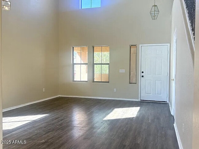 Building Photo - 3545 E Crescent Way