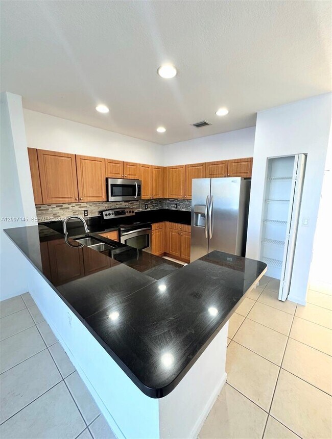 Building Photo - 2641 SW 83rd Ave