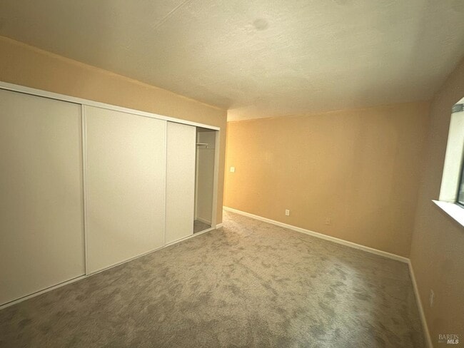 Building Photo - 28 Arana Cir
