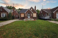 Building Photo - $1,300/month - 3 Bed 1 Bath Single Family Home in Detroit