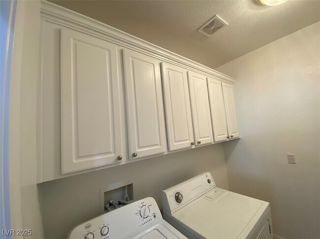 Building Photo - 6262 Tillman Crest Ave