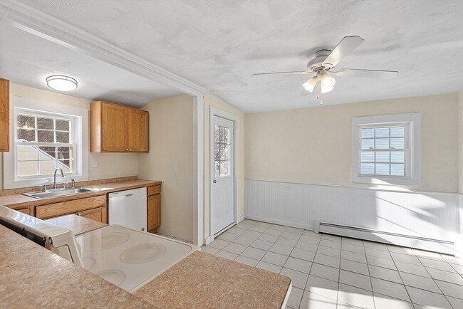 Building Photo - 88 Baker St