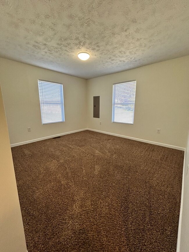 Building Photo - 2128 Fir St