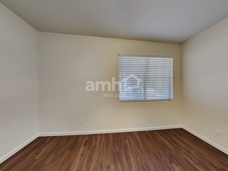 Building Photo - 10191 N Tarheel Pl