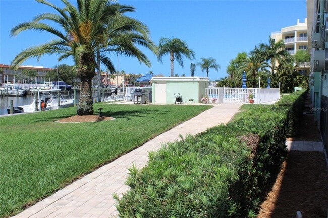 Building Photo - 9200 Midnight Pass Rd