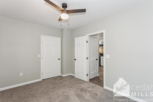 Building Photo - Centrally Located 3 Bedroom