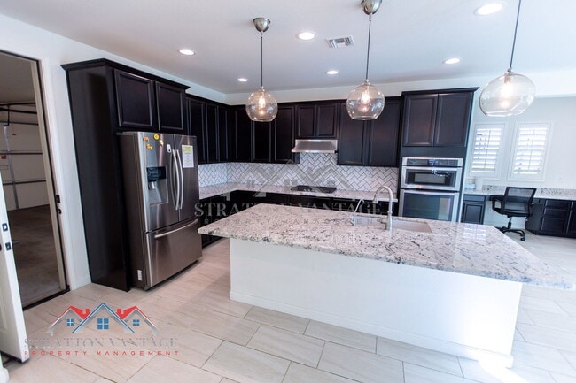 Building Photo - 959 W Zion Pl