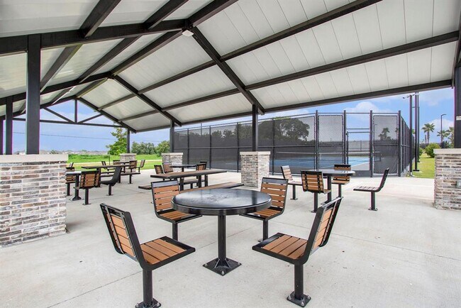 Building Photo - 2311 Langley Dr