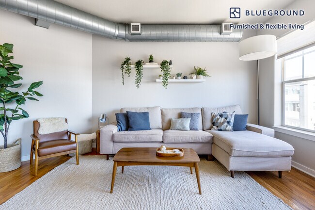 Building Photo - 1441 Central St