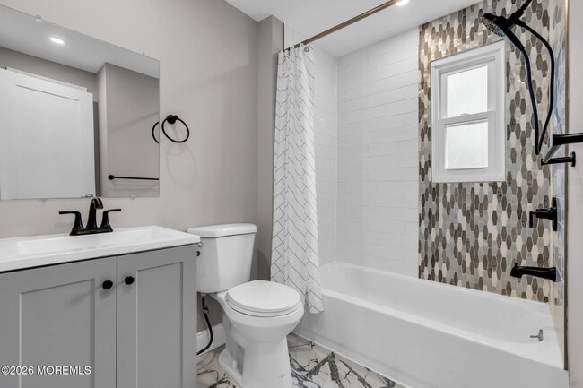 Building Photo - 1200 Bridge St