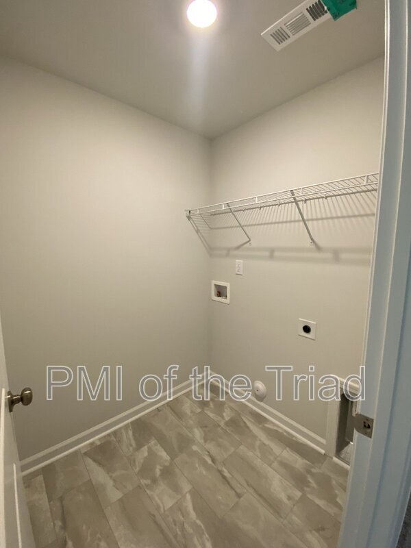 Building Photo - 4002 Beckton Trl
