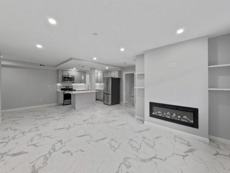 Building Photo - 225-235 Essex St