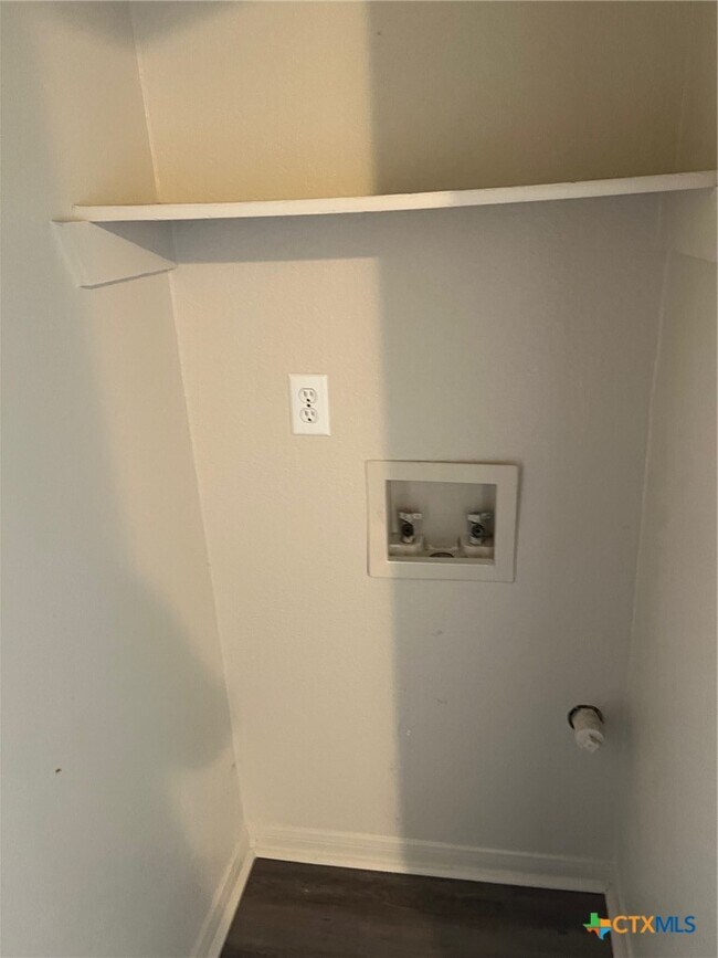 Building Photo - 2811 Cantabrian Dr